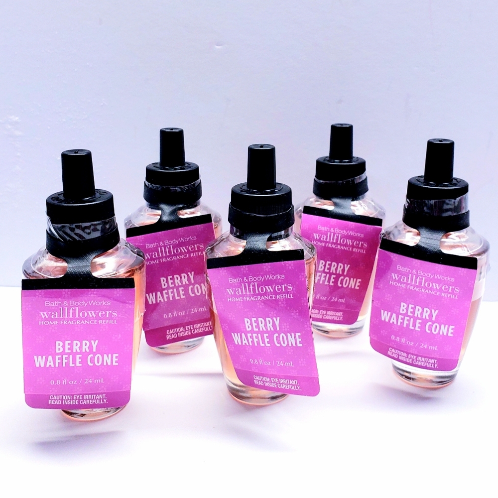 Bath & Body Works BERRY WAFFLE CONE Wallflowers Home Fragrance Refill (5 Pcs)